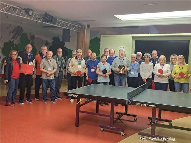 Die Neuwieder Parkinson-Selbsthilfegruppe trifft sich auch zum Tischtennisspielen. Foto: Mathilde Henning