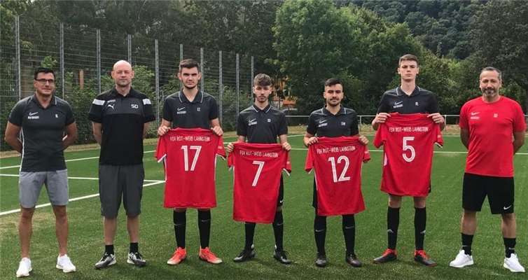 Die Neuzugänge freuen sich auf die Herausforderung. Fotos: FSV RW Lahnstein