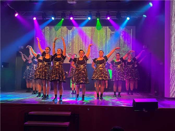 Die Nicole-Dancers der Möhnen Ewig-Jung.  Fotos: privat