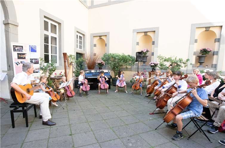 Die Niederbachemer Bogenflitzer machten den Anfang beim Kinder- und Jugendkonzert.