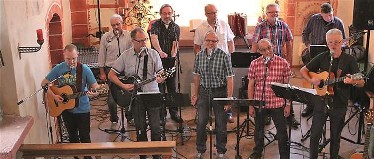Die Niederfeller Schdäifleda bei „Mosel pur“ in St. Aldegund.privat