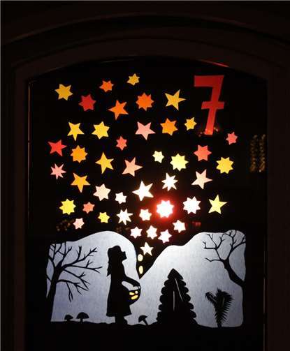 Die Nieverner Adventsfensteraktion zeigt viele Facetten.