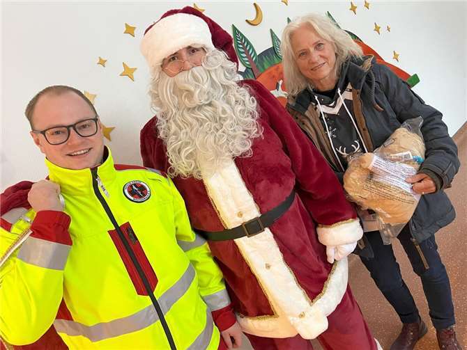 Die Nikolausaktion hat das Ziel, Kindern in Krankenhäusern und Waisenhäusern zu zeigen, dass sie nicht allein sind.  Fotos: Michelle Stahlhofen
