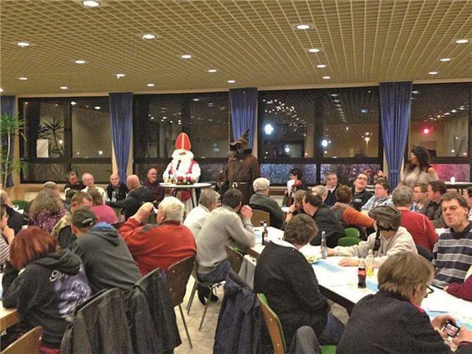 Die Nikolausfeier im Moselsaal des St.Martin-Hauses in Cochem war gut besucht. privat