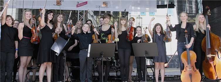 Die „Nonnenwerther InselSinfoniker“ laden zu einem Frühlingskonzert ein. privat