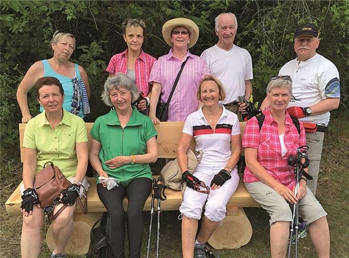 Die Nordic Walkinggruppe Remagen besuchte während ihrer Tour die Brohltalbahn und besichtigte die Burg Olbrück. Privat