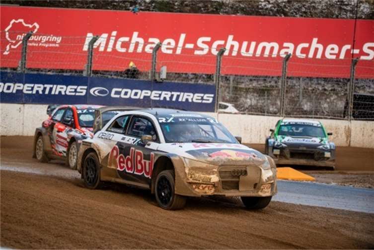 Die Nürburgring-Strecke aus Kies und Asphalt fordert den Fahrern bei der FIA World RX of Germany alles ab. Die Zuschauer können sich packende Action und Überholmanöver freuen.  Foto: Christian Hahn