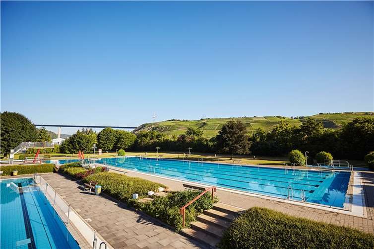 Die Nutzerbefragung für das Freibad Winningen läuft noch bis zum 1. Mai. Foto: Marco Rothbrust Fotografie 