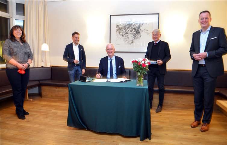 Die Oberbürgermeister der fünf rheinland-pfälzischen Großstädte haben bei einem Treffen in Trier mehr Unterstützung für die Ordnungsämter ihrer Kommunen, die Stärkung der Behördenhotline 115 und eine Lösung der Altschuldenproblematik gefordert.Foto: privat