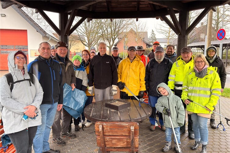 Die Oberdreeser Umweltengel vor der Müllsammelaktion