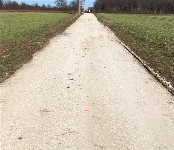 Die Oberfläche wurde neu aufgeraut, Schotter eingebracht und neu verdichtet. Foto: privat