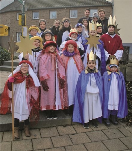 Die Oedinger Kinder zogen von Haus zu Haus und spendeten einen Teil der eingenommenen Süßigkeiten an die Sinziger Tafel.