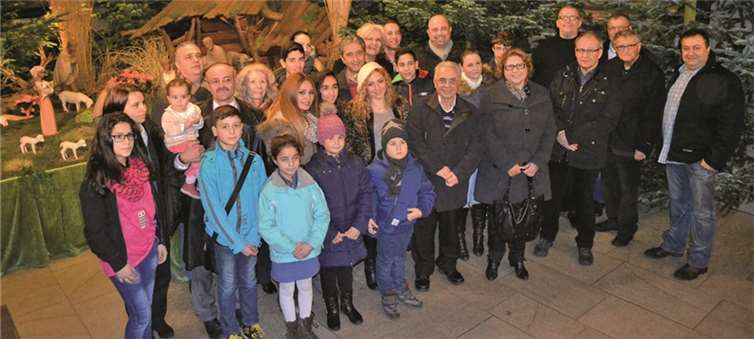 Die Ökumenische Flüchtlingshilfe und das Kloster Maria Laach begrüßten über 40 syrische Flüchtlinge im Klosterforum.  E.T. Müller