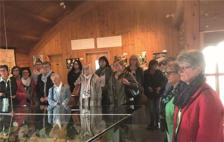 Die Öscher Möhnen erfuhren bei ihrem Besuch in Ahrweiler Erstaunliches über Sitten und Gebräuche der Römer. 