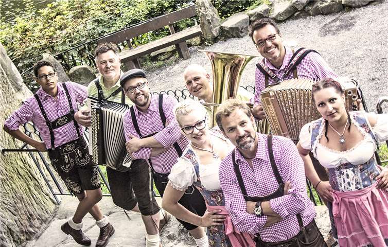 Die Oktoberfestband „Die Alpenbanditen“ will am Kirmessamstag, 10. August, im Kirmeszelt in Nentershausen mit ihrem überragenden musikalischen Repertoire einen unvergesslichen Abend bereiten. Foto: Die Alpenbanditen