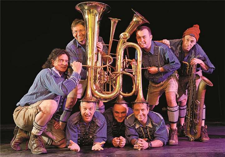 Die Oktoberfestband „Die Blechblos‘n“ spielen am Samstagabend.www.annette-hempfling.de
