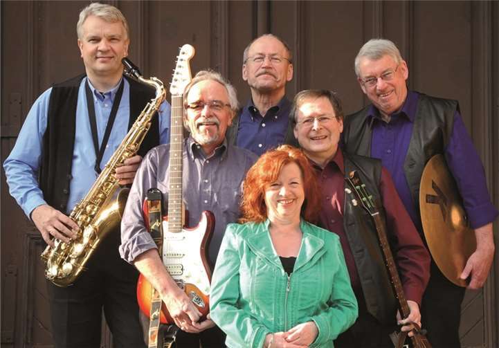 Die „Oldie GmbH“ spielt am 13. Juli im Himmeroder Hof in Rheinbach. privat