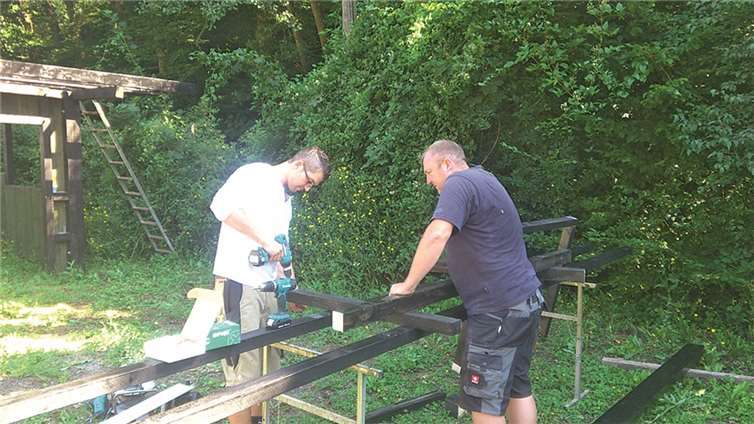 Die Organisation des Winzerfestes lief neben dem Training.  Privat