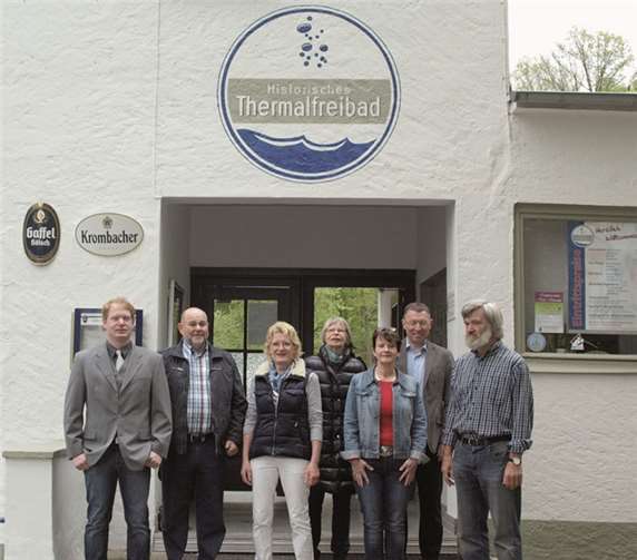 Die Ortsbeirats-KandidatInnen der SPD Bad Bodendorf bei ihrem Besuch im Thermalfreibad. privat