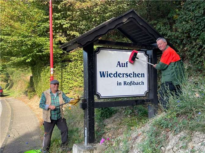 Die Ortseingangsschilder wurden ordentlich abgewaschen.  Foto: OG Roßbach/Wied