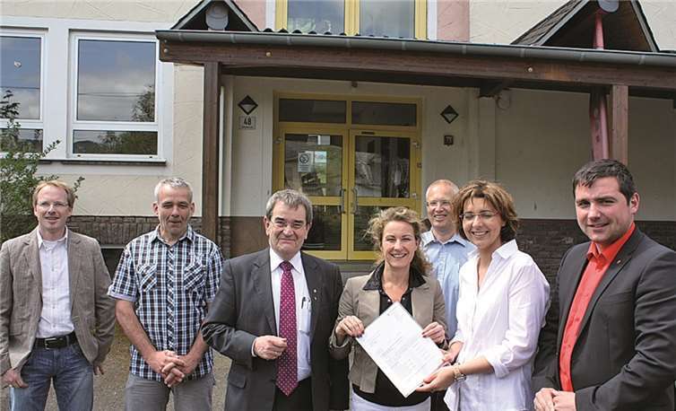 637.300 Euro für „Calmont-Forum“ in Bremm Die Ortsgemeinde Bremm erhält Mittel aus dem rheinland-pfälzischen Dorferneuerungsprogramm, die Innenstaatssekretärin Heike Raab bewilligt hat. privat