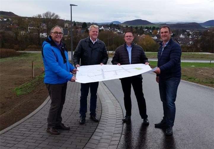 Die Ortsgemeinde Saffig freut sich, dass insbesondere junge Familien – sowohl aus dem Ort als auch aus der Umgebung – im attraktiven Wohnbaugebiet „In der Goldgrub“ ein neues Zuhause finden werden.privat