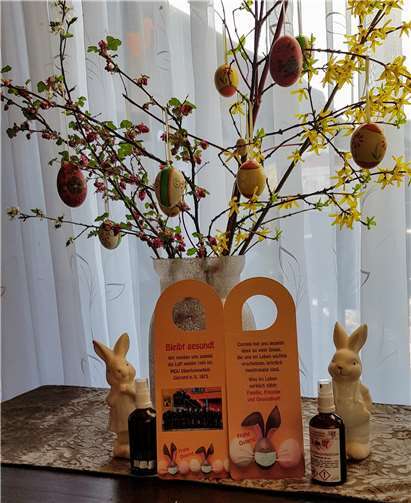 Die Osteraktion soll allen zeigen, dass der MGV noch aktiv ist. Daher wurden Türanhänger und Handdesinfektionssprühflaschen an die Haushalte verteilt.Foto: privat