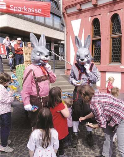 Die Osterhasen zogen alle in ihren Bann.privat