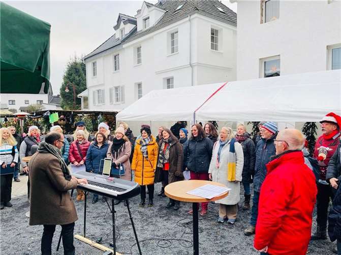 Die POPsicles singen auf dem Weihnachtsmarkt Rengsdorf. Foto: privat