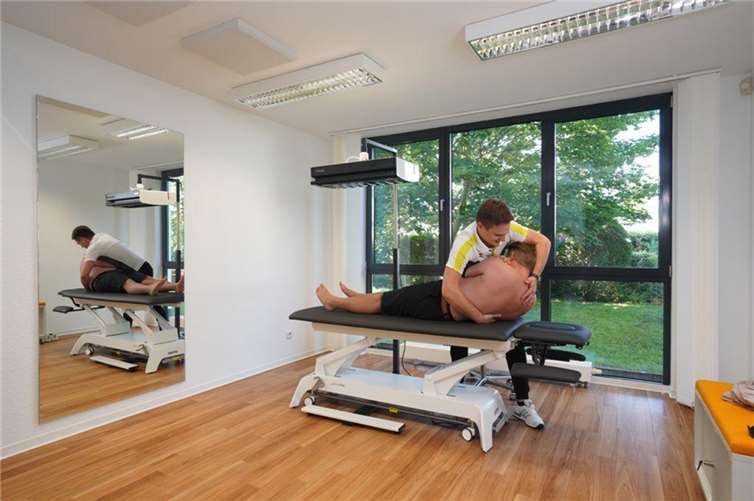 Die PRO CORPUS-Physiotherapie bietet verschiedene physiotherapeutische Behandlungstechniken.Fotos: Frank Amft