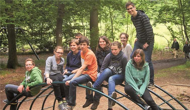 Die Paddeljugend auf Abwegen – zuerst war austoben auf dem Mühlenberg angesagt.privat