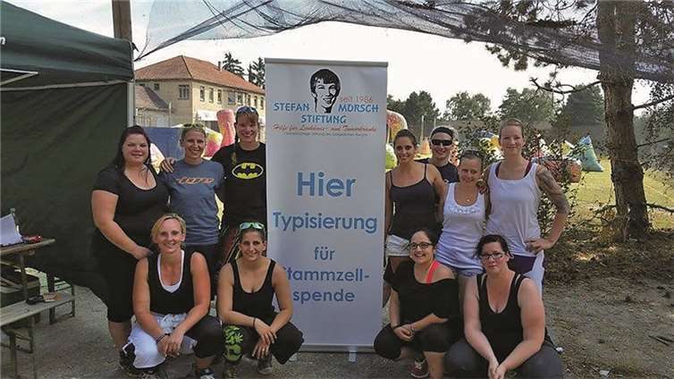 Die Paintball Damennationalmannschaft.privat