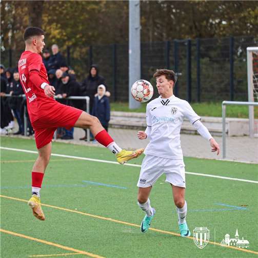 Die Partie in Horressen war von viel Einsatz und Kampf geprägt. Foto: Max Jäger