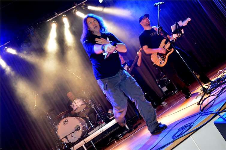 Die Party-Rock-Band Daily Roxx wird als finaler Act 90 Minuten zum Mitsingen und Tanzen animieren. privat