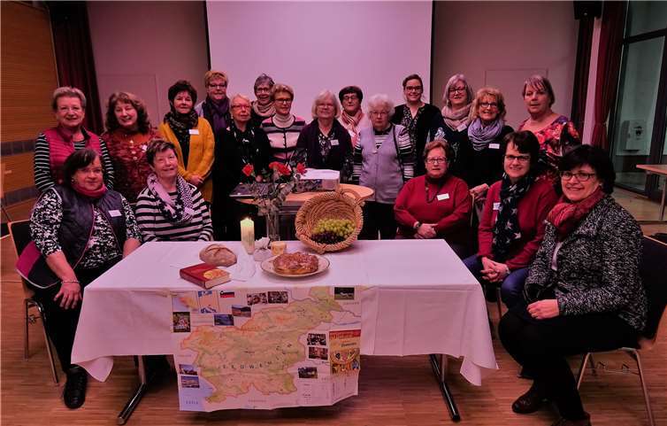 Die Pastoralreferentinnen Klara Johanns-Mahlert und Birgitt Brink führten die Frauen in die Besonderheiten des Landes Slowenien ein.Foto: privat