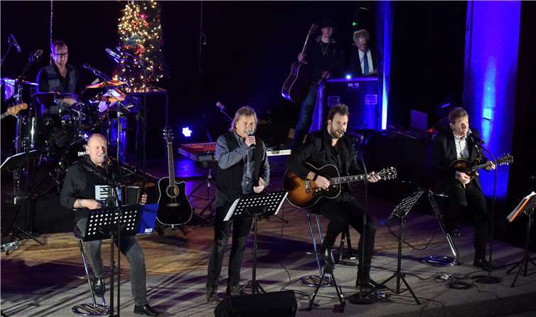 Die Paveier bei ihrem Auftritt im Kurhaussaal in Bad Neuenahr. -FIX-