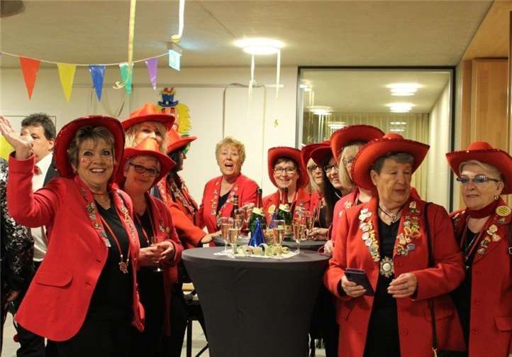 Die Pellenzer Jecken folgten der Einladung ihres Bürgermeisters nur zu gern. Foto: privat