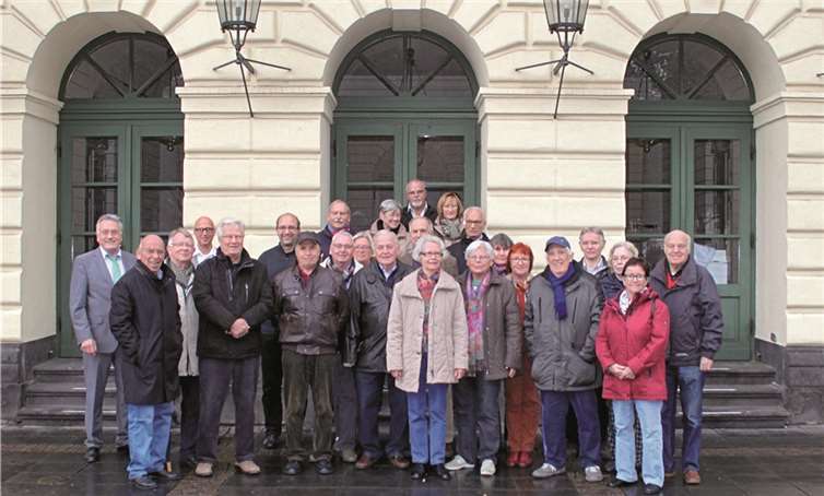 Die Pensionäre des VBB vor dem Theater Koblenz. privat