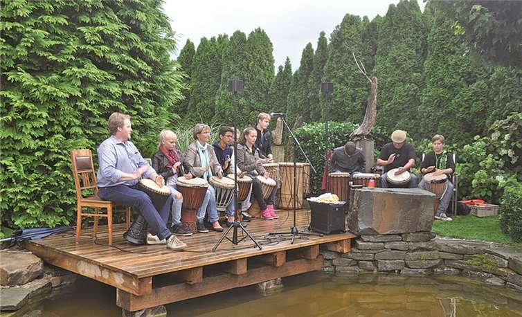 Die Percussion-Gruppe Djole des Amos-Cominius-Gymnasiums sorgte für eine tolle Stimmung. Simone Schäfer