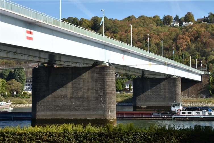Die Pfaffendorfer Brücke ist in Koblenz einen Lebensader, da sie die Innenstadt mit rechtsrheinischen Stadtteilen verbindet. Fotos:HEP