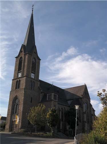 Orgel-Neubau braucht noch viele Paten Die Pfarrkirche St. Quirinus Langenfeld.
