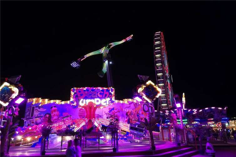 Die Pfingstkirmes bei Nacht.  Foto: Thorsten Astor