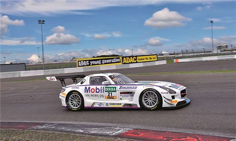 Die Piloten des Mercedes-Benz SLS AMG vom Zakspeed-Team aus Niederzissen sind weiterhin an der Tabellenspitze.