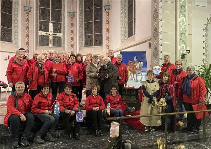 Die Planungsgruppe für Familiengottesdienste in Eich hatte, genau wie in den Jahren zuvor, einen abwechslungsreichen Wortgottesdienst anl. Sankt Martin zusammengestellt. Musikalische Unterstützung bekam man auch dieses Jahr wieder durch die „Haste Töne Eich“-Musikgruppe, die sich um den Altar herum positioniert hatte. Foto: privat