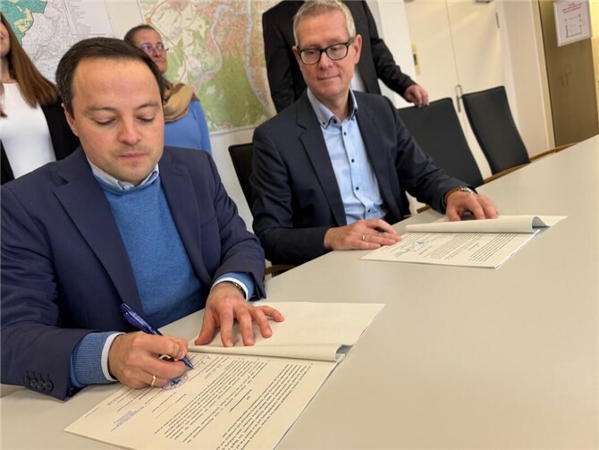 Die Planungsvereinbarung wurde von Baudezernent Prof. Dr. Andreas Lukas und dem Direktor der Niederlassung West der Autobahn GmbH des Bundes, Markus Gerhards unterzeichnet. 