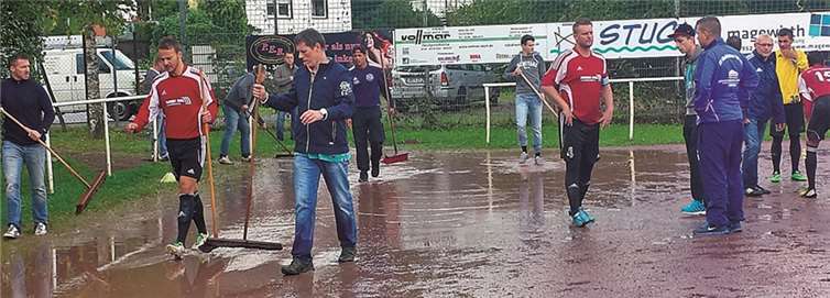 Die Platzverhältnisse ließen nach dem Starkregen zu wünschen übrig.privat