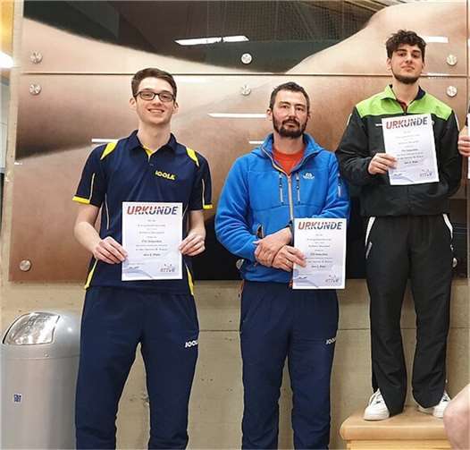 Die Pokalmannschaft: Maximilian Alfter, Björn Tönnessen, Till Krautscheid (v.l.n.r). Foto: privat