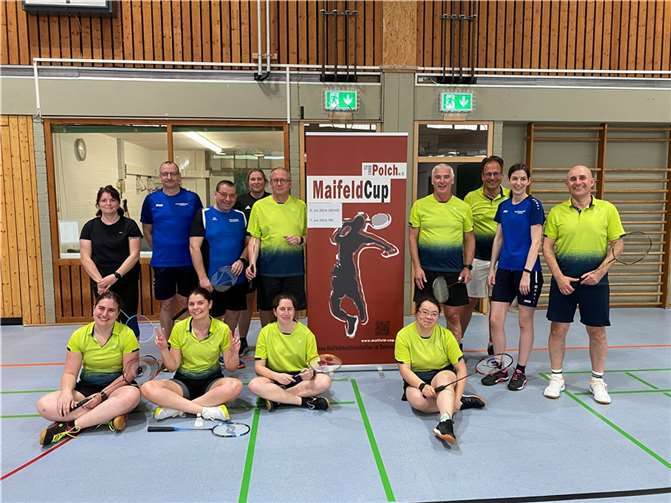 Die Polcher Spielerinnen und Spieler machen in Simmern auf das eigene Turnier aufmerksam.