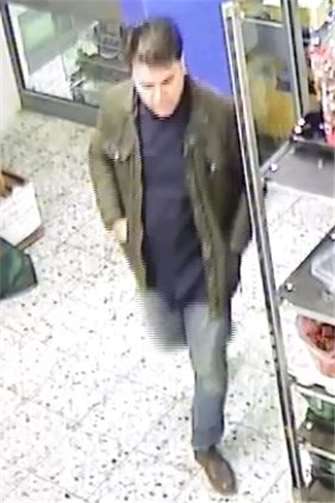 Die Polizei Neuwied fahndet nach bislang drei unbekannten Personen. Fotos: Polizei