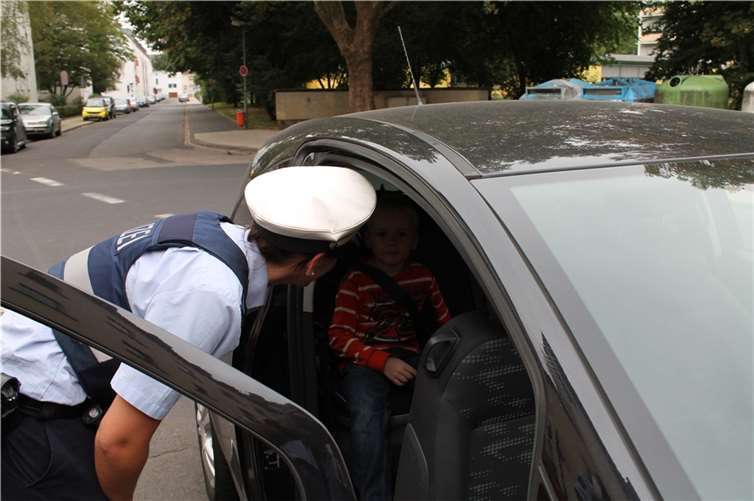 Die Polizei führte flächendeckende Kontrollen zum Thema Schulwegsicherheit durch. Foto: Polizei